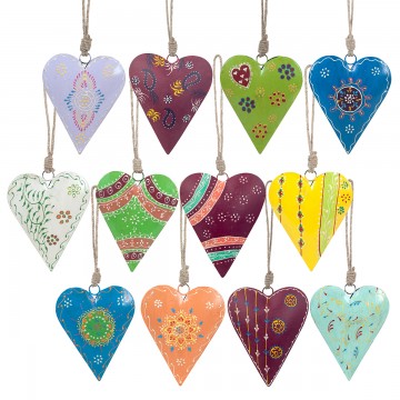 Coeur en métal à suspendre peint 6 modèles différents Petit modèle