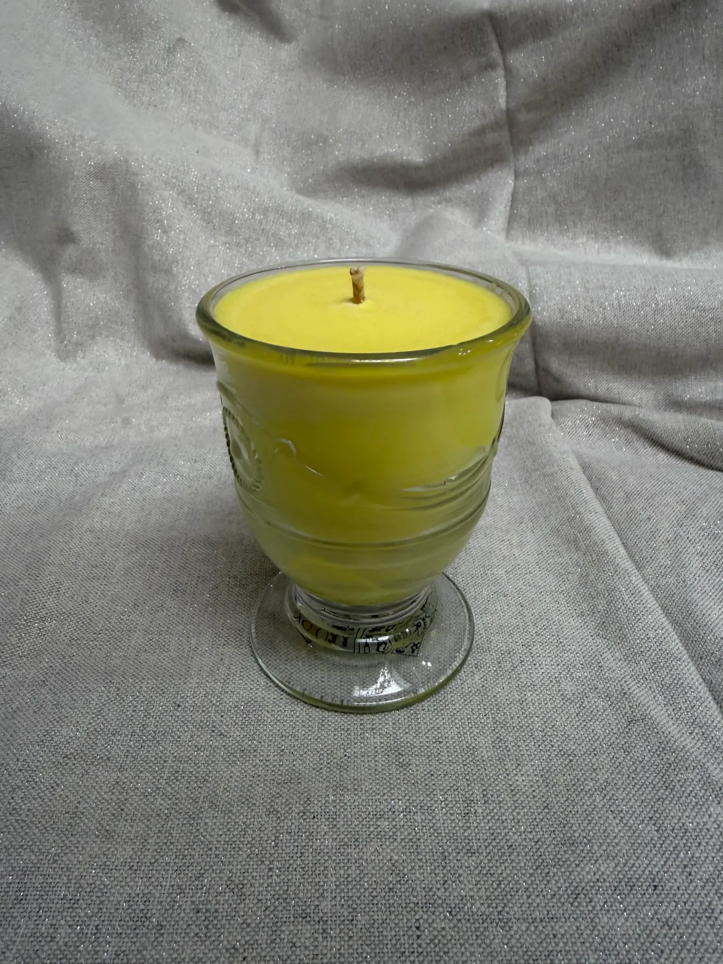 Bougie naturelle parfumée dans verre pot d'Anduze