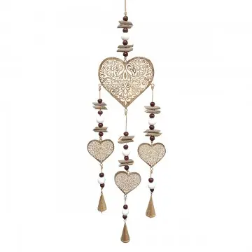 [SG 32628] Décoration murale en bois de manguier cérusé blanc motif coeurs, perles et clochettes dorées