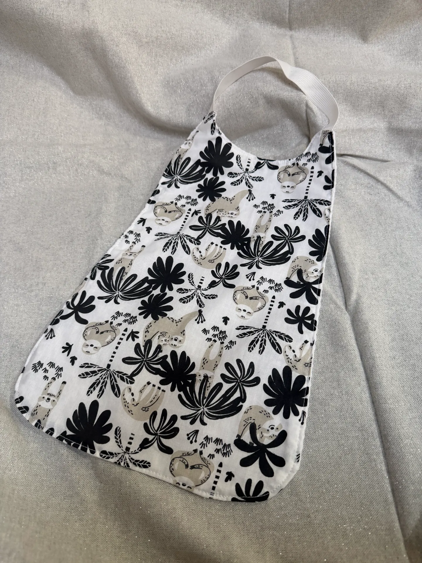 Bavoir d'école pour les plus grands fait main en tissu nid d'abeille et coton à personnaliser en broderie